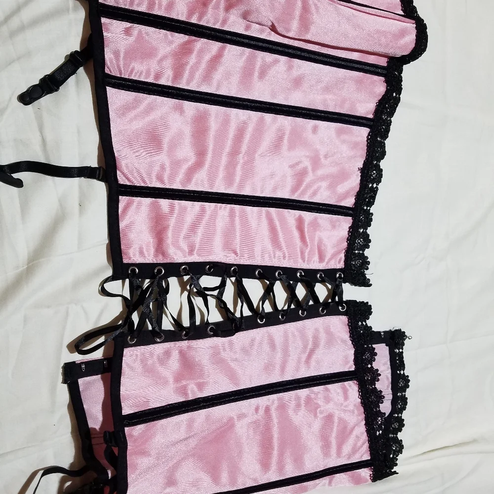 Pink corset w removal garter clips size medium - Picture 2 of 8